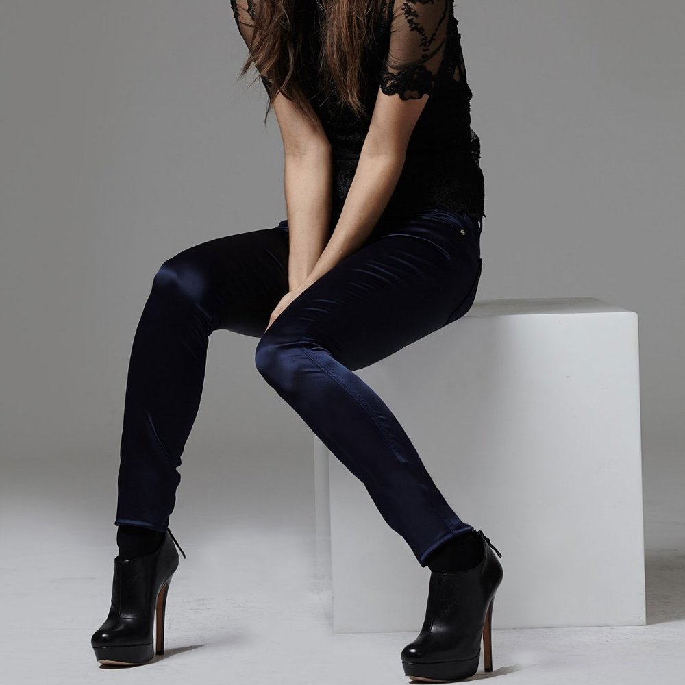 7 For All Mankind skinny satin jeans size 24